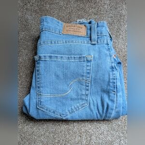 Levi Ankle Cut Jeans Size 6